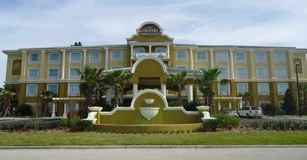Country Inn & Suites hotel in Port Orange, an award-winning design by Ben Butera, the best Florida architecture design studio