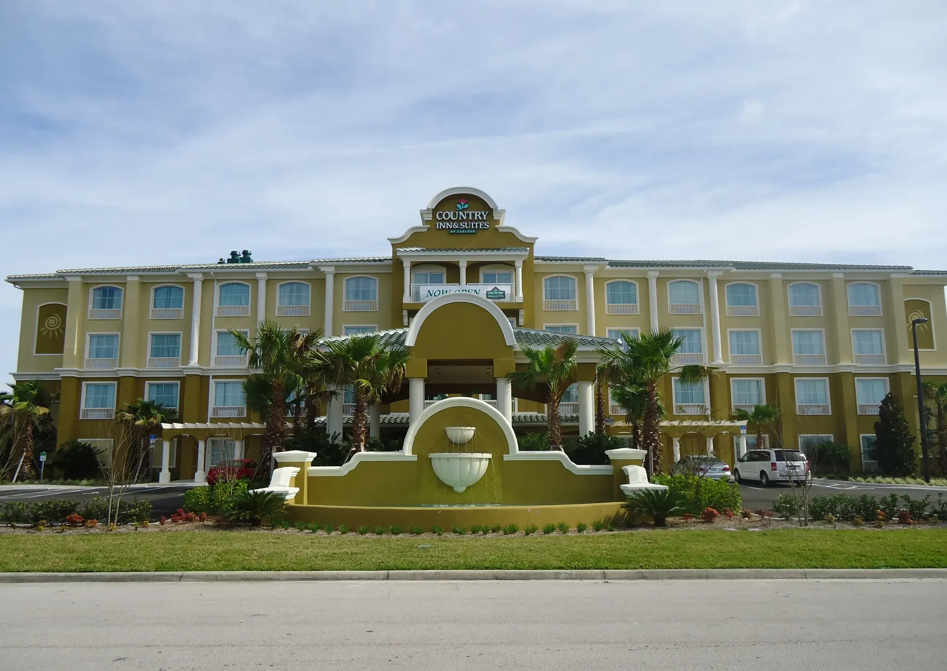 Port Orange Country Inn & Suites pet-friendly hotel near Daytona International Speedway by Ben Butera, best building designer